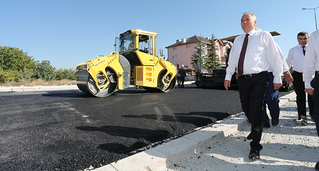 İLÇELER MODERN YOLLARA KAVUŞUYOR