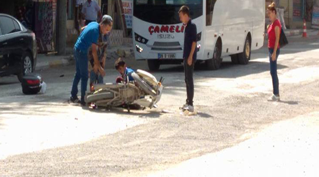 OTOMOBİL MOTOSİKLETLE ÇARPIŞTI:1 YARALI