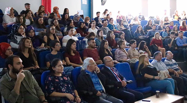 PAÜ’DE GÜN ORTASI SEMİNERLERİ BAŞLADI