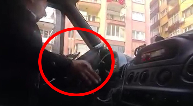 MİNİBÜS ŞOFÖRÜ SEYİR HALİNDE TELEFONLA OYNADI