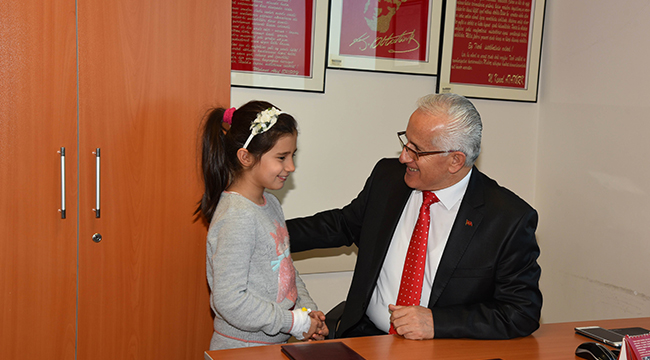 HASTANE SINIFLARI İLE EĞİTİMDEN GERİ KALMIYORLAR