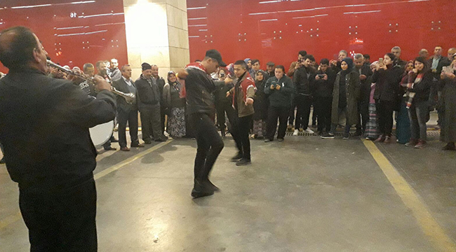 DENİZLİ'DE ASKER UĞURLAMA HEYECANI YAŞANIYOR