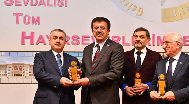 31 HAYIRSEVERE PLAKET VERİLDİ