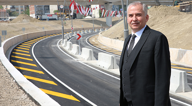 ÜÇGEN KÖPRÜLÜ KAVŞAKLARI TRAFİĞE AÇILDI