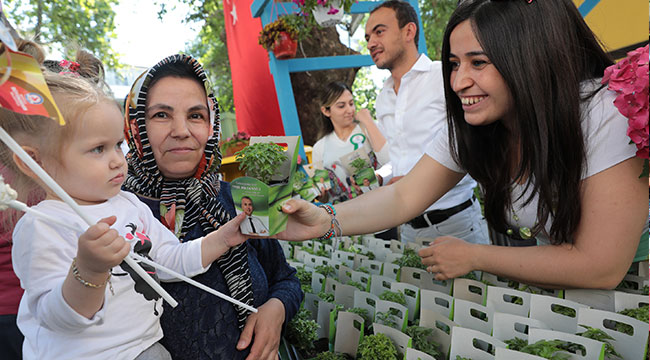 ZOLAN ÇEVRE TEMALI HEDİYELER DAĞITTI