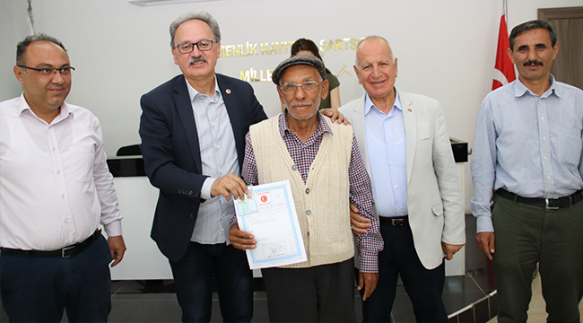 BAŞKAN AKYOL TAPU DAĞITTI