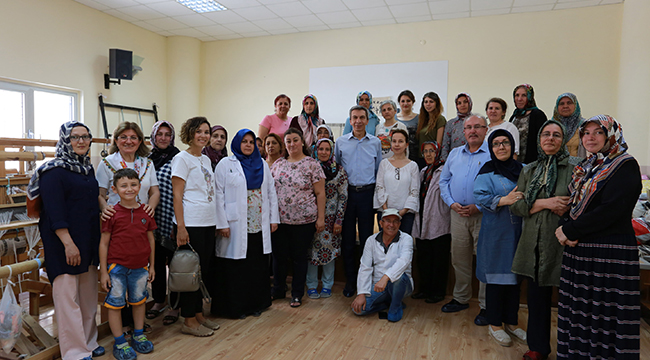 30 KADIN ESERLERİNİ SERGİLEDİ