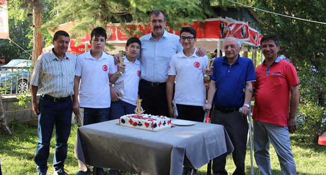 ÇİVRİLLİ GENÇLER İLÇENİN ADINI DÜNYA'YA DUYURDU