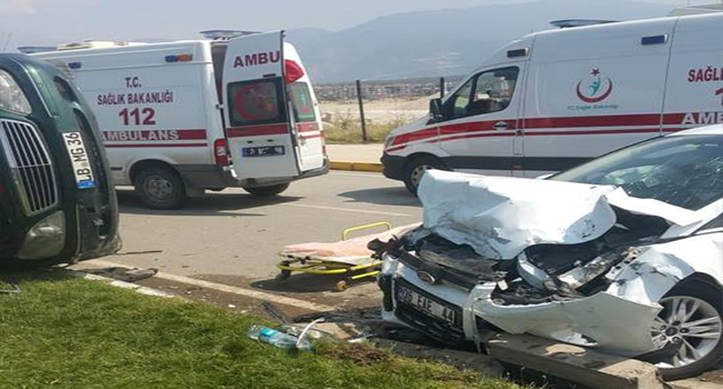 DENİZLİ'DE TRAFİK KAZASI: 1 ÖLÜ, 3 YARALI