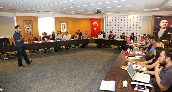 DENİB AKADEMİ’DEN DİJİTAL LİDERLİK EĞİTİMİ