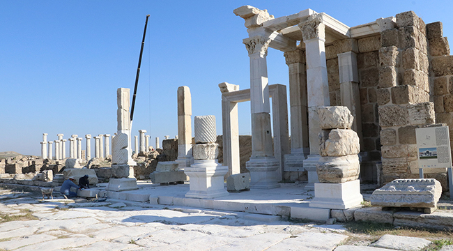 ŞİMŞEK, LAODİKYA'DA GEÇEN 15 YILI DEĞERLENDİRDİ