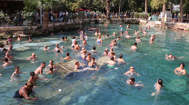 PAMUKKALE 9 AYDA ZİYARETÇİ REKORU KIRDI