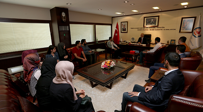 GENÇ İHH'NiN YENi YÖNETiMiNDEN BAŞKAN ZOLAN’A ZiYARET