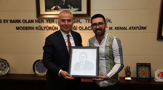 GENÇ İHH'NiN YENi YÖNETiMiNDEN BAŞKAN ZOLAN’A ZiYARET
