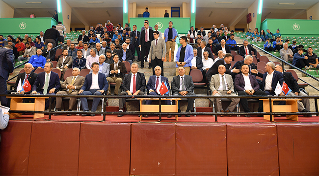 AMATÖR SPOR KULÜPLERİNE SPOR MALZEMESİ DESTEĞİ