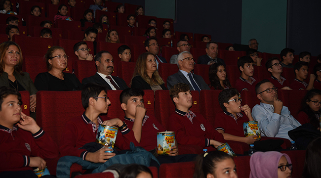 ÖĞRENCİLERİN SİNEMA KEYFİ
