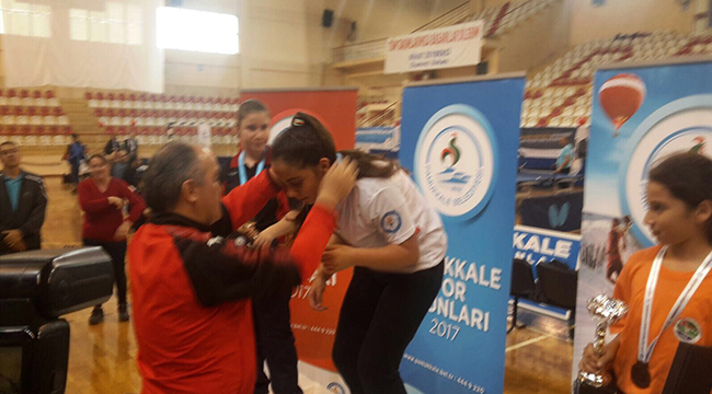 HELiN, MASA TENİSİNE TURNUVASINA DAMGA VURDU