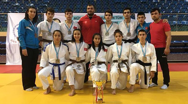 JUDODA DENİZLİ AYRICALIĞI