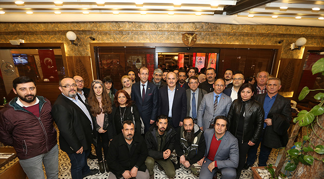 GÜRLESİN DENİZLİ BASININA YEMEK VERDİ