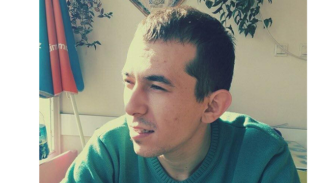 OTOMOBİL İLE MİNİBÜS ÇARPIŞTI