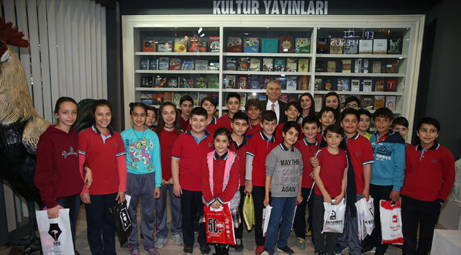 HER GÜN BİNLERCE ÖĞRENCİ FUARA AKIN EDİYOR