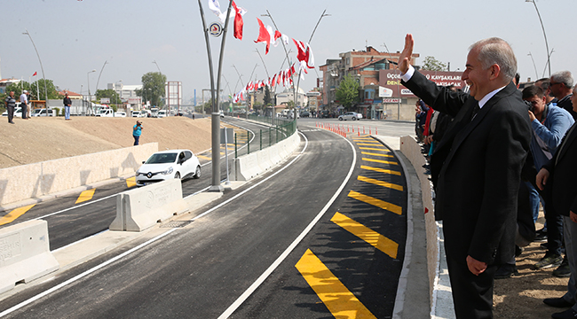 ÜÇGEN KÖPRÜLÜ KAVŞAKLARI TRAFİĞE AÇILDI