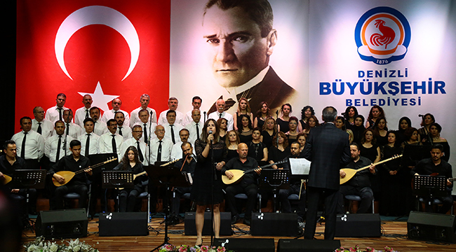 BÜYÜKŞEHİR THM KOROSU MEHMETÇİK TÜRKÜLERİ SÖYLEDİ