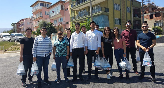 AK GENÇLİK GECE GÜNDÜZ ÇALIŞIYOR