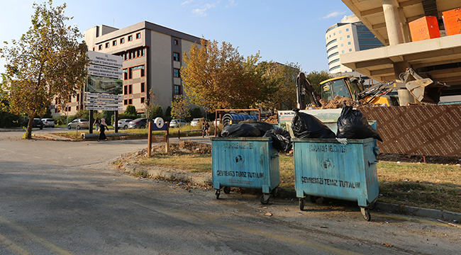 PAÜ’DE ÇÖPLER ARTIK YERALTINDA