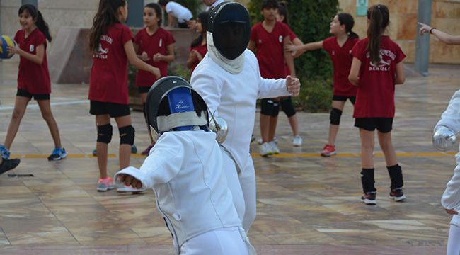 AMATÖR SPORCULAR FORUMDA SAHNE ALDI