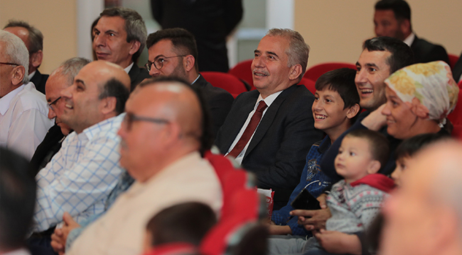 ÖNCE TİYATRO İZLEDİ SONRA SOHBET ETTİ
