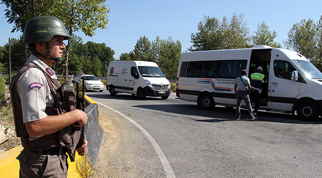 OPERASYON BÖLGESİNDE JANDARMA VE POLİSTEN SIKI DENETİM