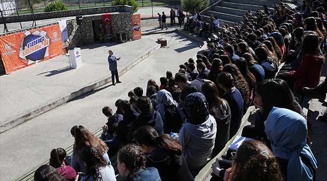 BAŞKAN ZOLAN GENÇLERLE BİR ARAYA GELDİ