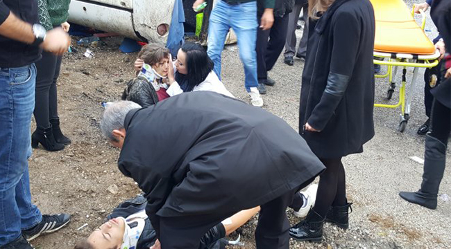 YARALI ÖĞRENCİLER HASTANEYE KALDIRILDI
