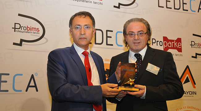 BAŞKAN GÜLBAY ÖDÜLÜNÜ TÖRENLE ALDI