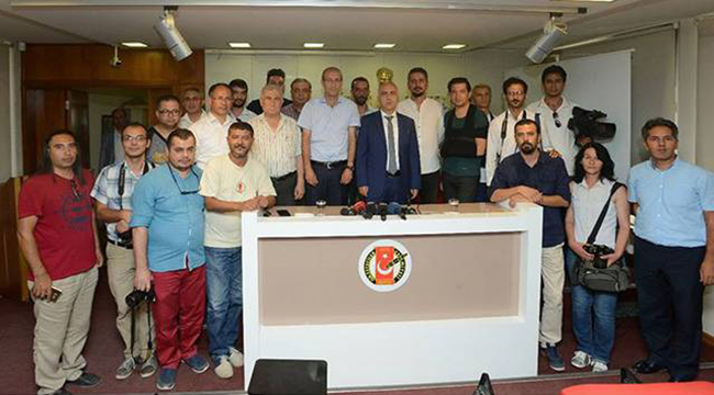 VALİ KARAHAN'DAN ÇALIŞAN GAZETECİLER GÜNÜ MESAJI