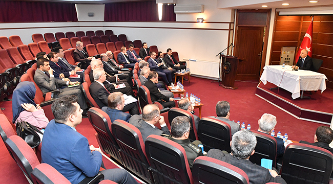VALİ KARAHAN KAYMAKAMLARLA BİRARAYA GELDİ
