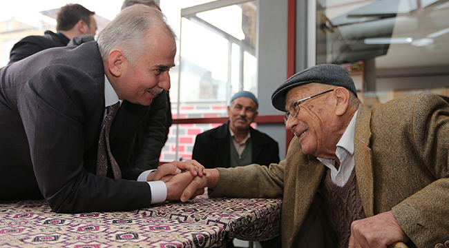 ZOLAN FATİH'TE VATANDAŞLARLA KUCAKLAŞTI