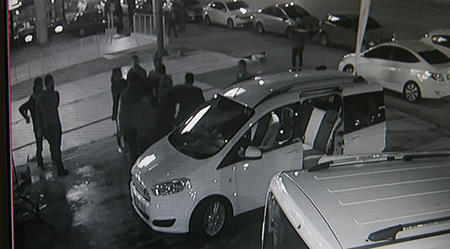 OTOMOBİL SAHİBİ OTO YIKAMACIYI BIÇAKLADI