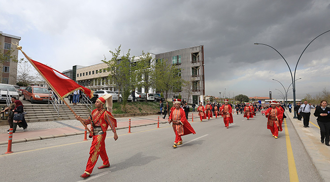 PAÜ KAMPÜSÜNDE RENKLİ NEVRUZ KUTLAMASI