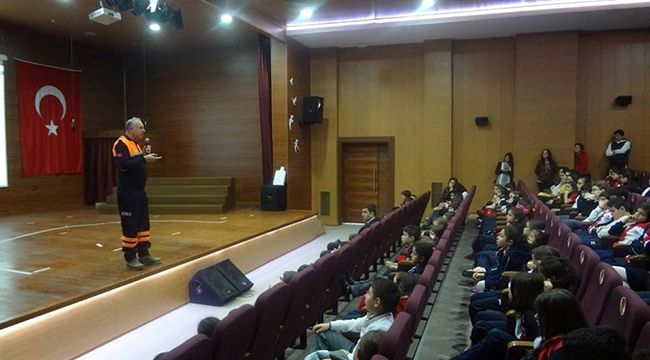 DENİZLİ’DE “AFETE HAZIR OKUL” EĞİTİMLERİ DEVAM EDİYOR