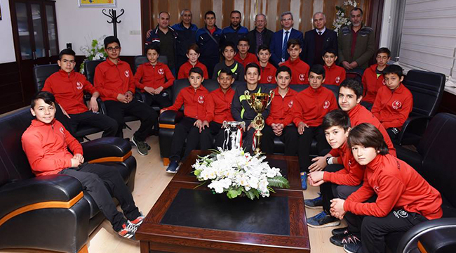 ŞAMPİYONLAR KUPALARI ŞEVKAN'A GETİRDİ