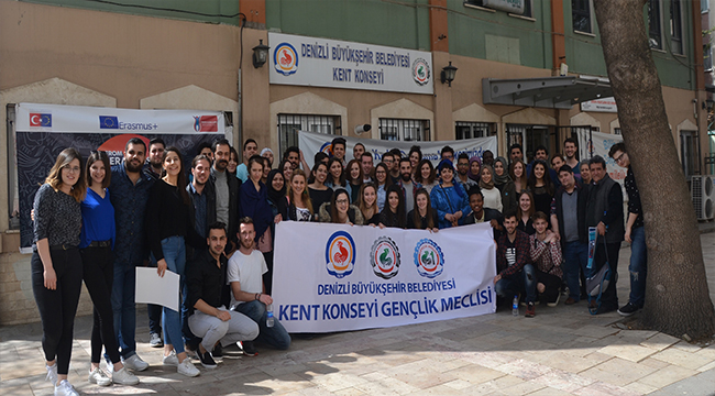 GENÇLİK MECLİSİ ERASMUS TEMSİLCİLERİNİ AĞIRLADI