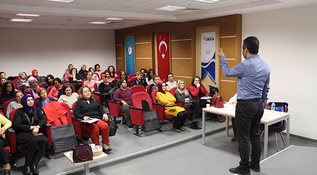 KADIN SAĞLIK ÇALIŞANLARINA EĞİTİM