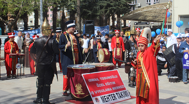 DÜNYA OTİZM FARKINDALIK GÜNÜ
