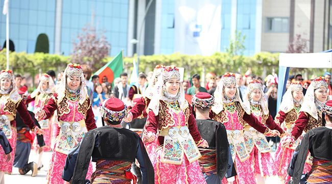 PAÜ’DE BAHAR ŞENLİKLERİ BAŞLADI