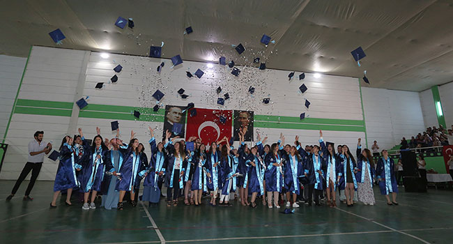 YILIN İLK MEZUNİYET TÖRENİ PAÜ KALE MYO’DAN