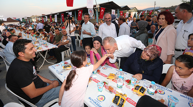 BAŞKAN ZOLAN BİNLERİ AĞIRLADI