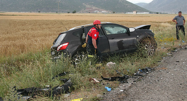 DENİZLİ'DE TRAFİK KAZASI: 3 ÖLÜ