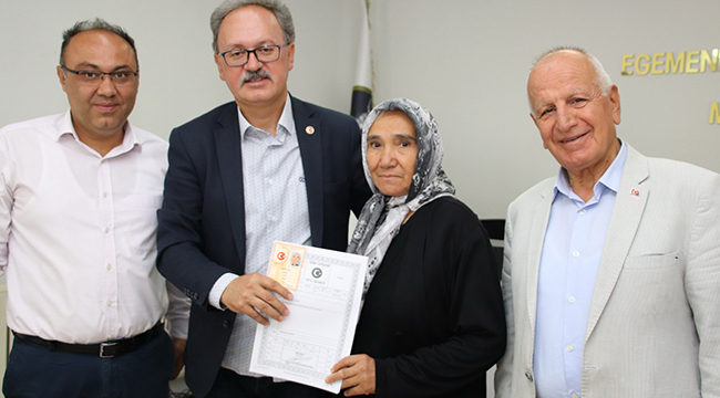 BAŞKAN AKYOL TAPU DAĞITTI